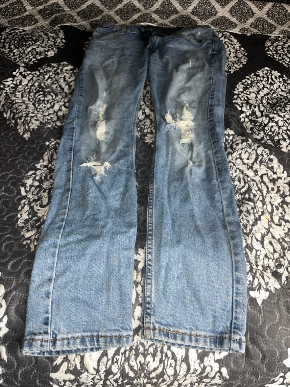 Levi's Men Slim Distressed Light Blue Jeans